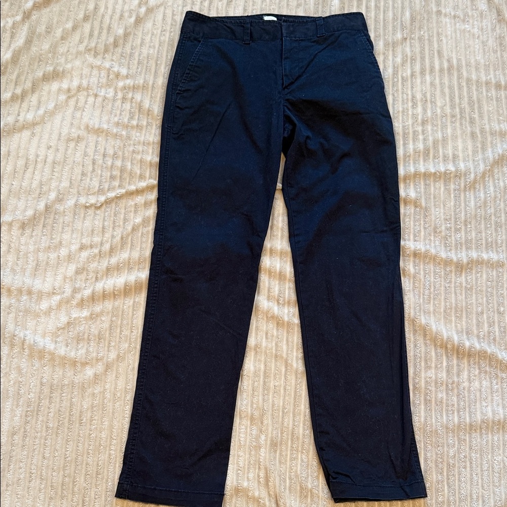 GAP Women's Straight-Leg Pants in Black